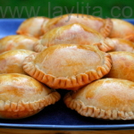 Empanadas mendocinas con picadillo de carne Empanadas mendocinas con picadillo de carne